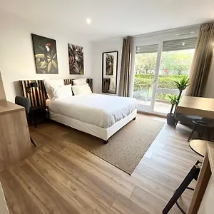 https://studio-100m-gare-part-dieu-terrasse-parking-priv.hotels-rhonealpes.com